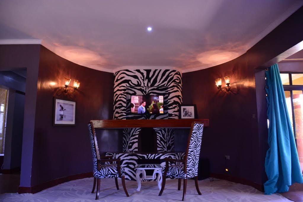 Giraffe Ark Game Lodge Nyeri Exterior photo