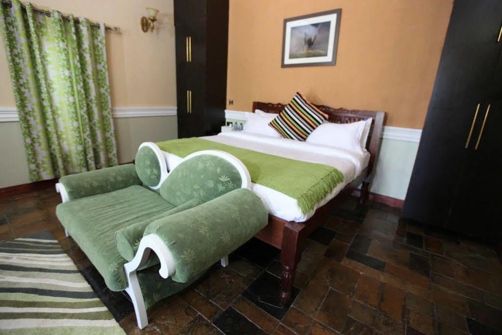 Giraffe Ark Game Lodge Nyeri Exterior photo